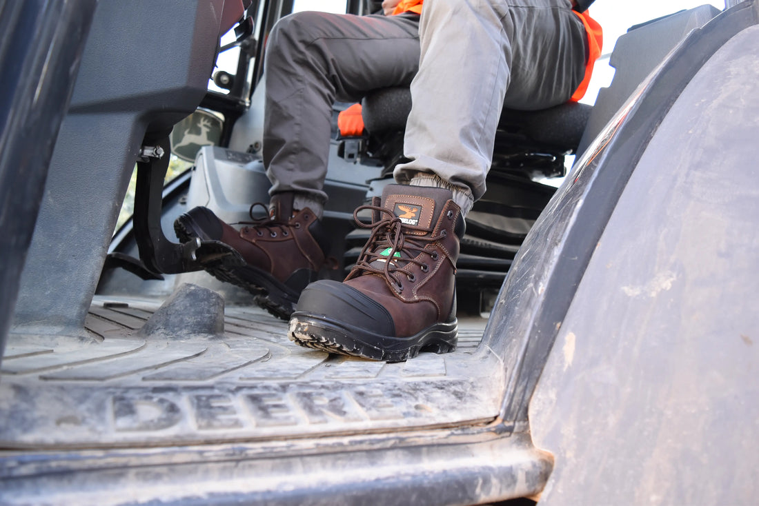 What Work Boots You Need for Construction, Warehousing, HVAC and more | MooseLog Blogs