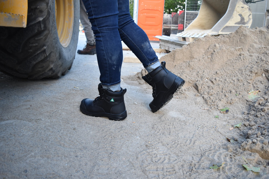 Lightweight CSA Approved Safety Shoes | What Makes Them Light? | MooseLog Blogs